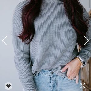 Chelsea DeBoer distressed shirt.